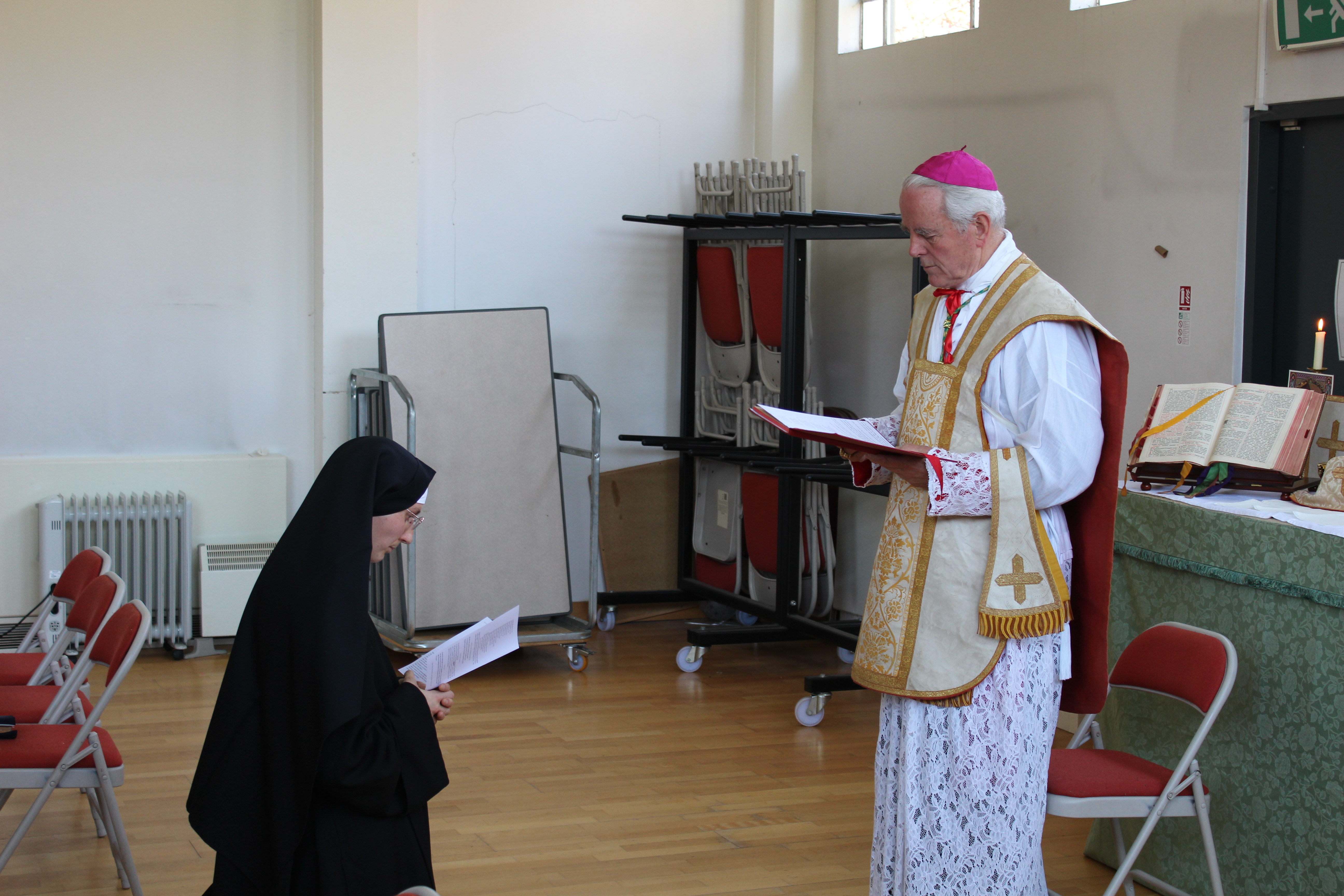 Sr Maries Liesse renewing her vows to Bishop Williamson.