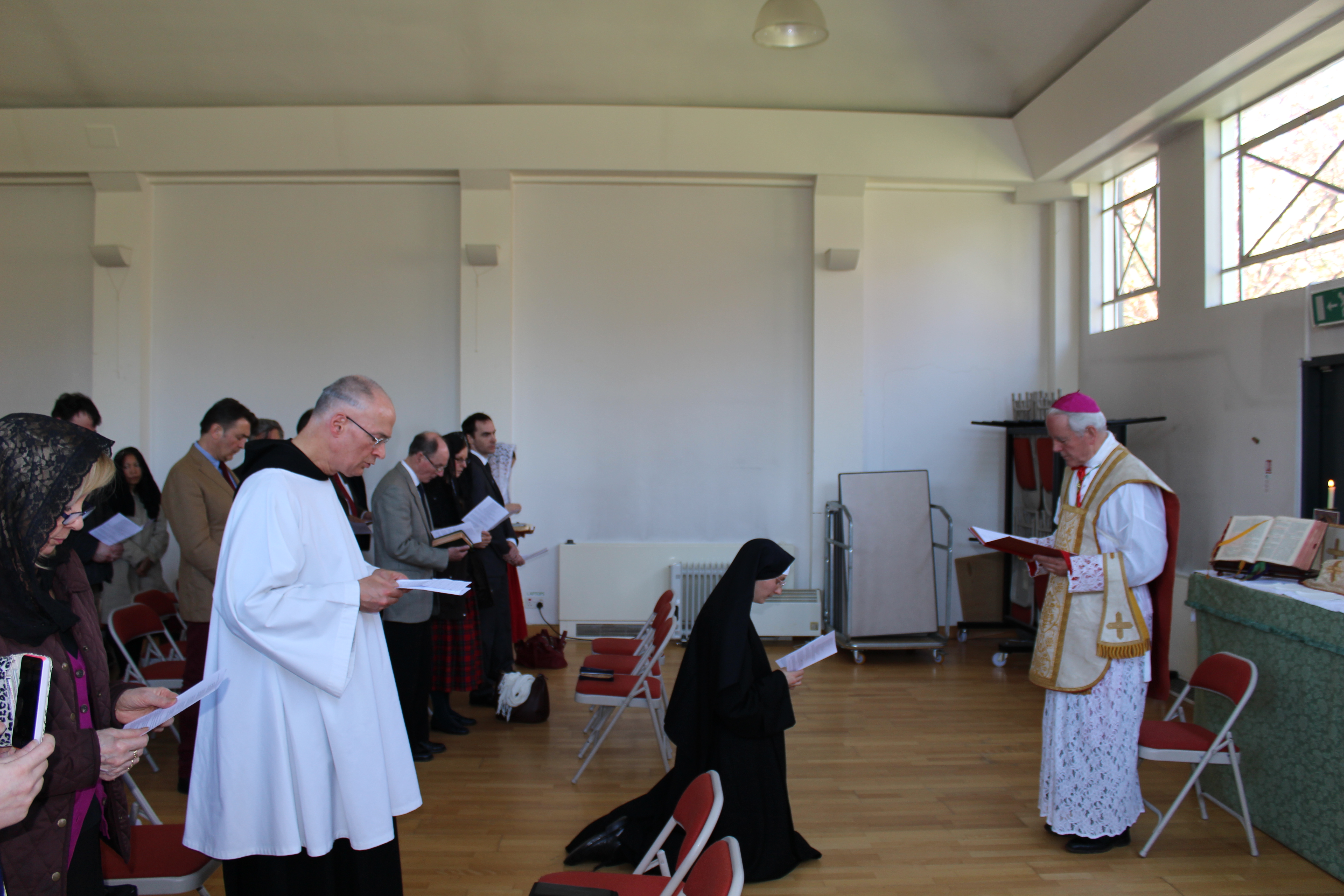 Sr Marie Liesse renewing her vows